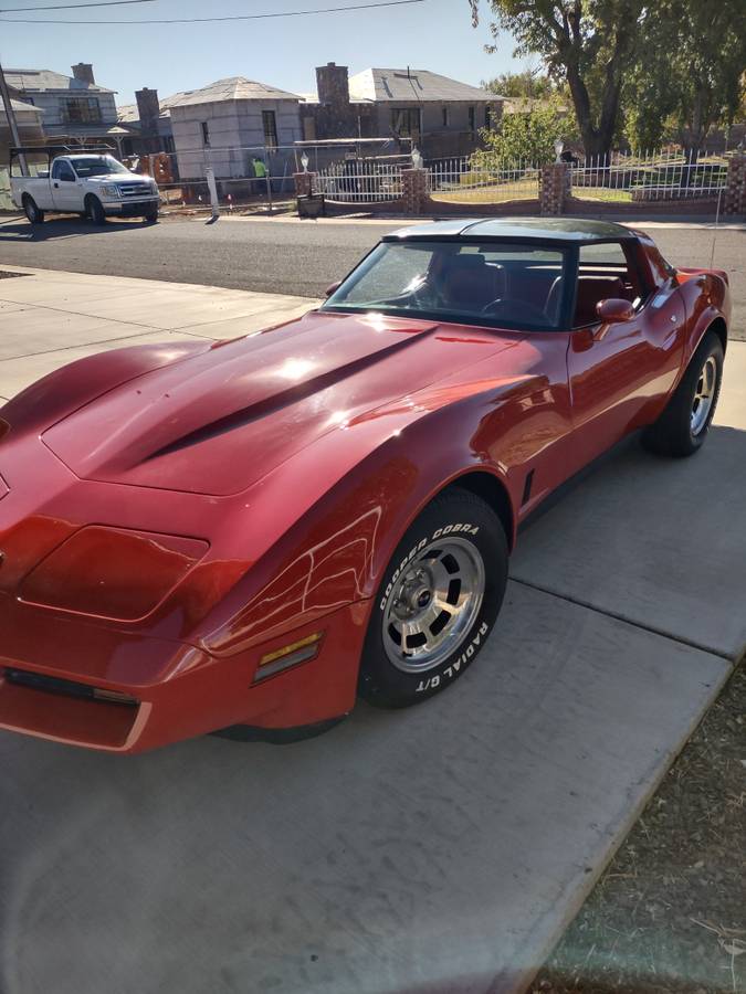 Chevrolet-Corvette-coupe-1981-2