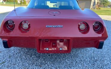 Chevrolet-Corvette-l-82-1979-2