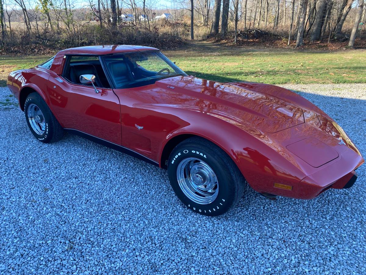 Chevrolet-Corvette-l-82-1979