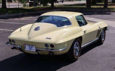 Chevrolet-Corvette-sting-ray-1966-2