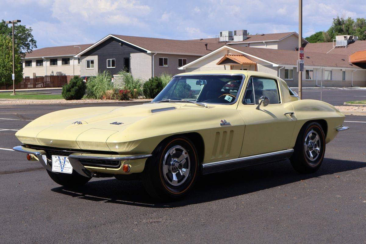 Chevrolet-Corvette-sting-ray-1966-9