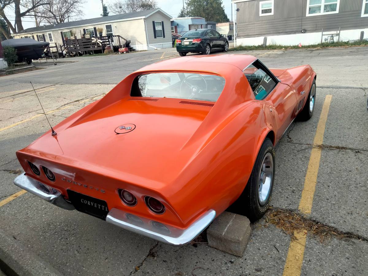 Chevrolet-Corvette-stingray-1969-1