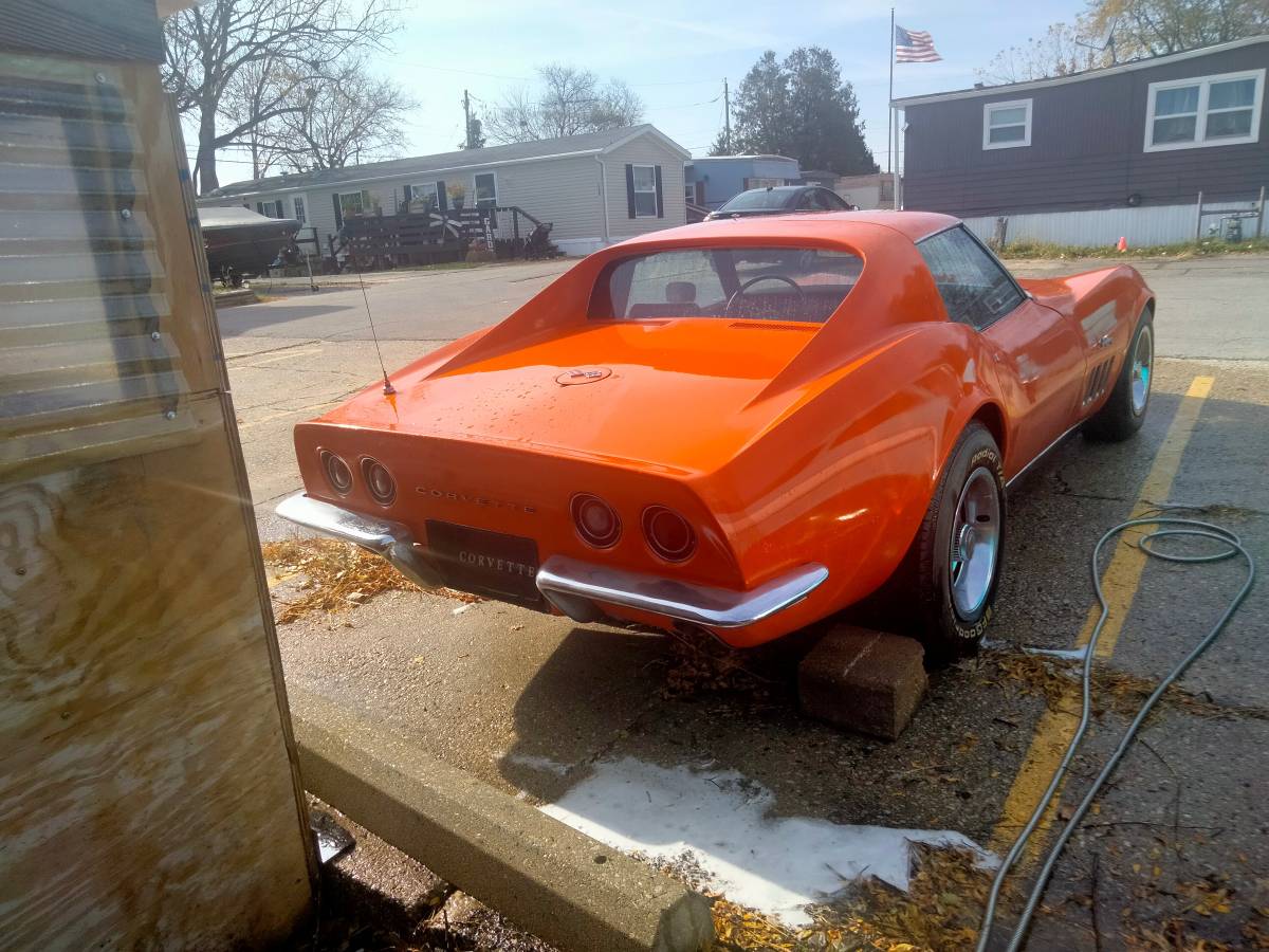 Chevrolet-Corvette-stingray-1969-14