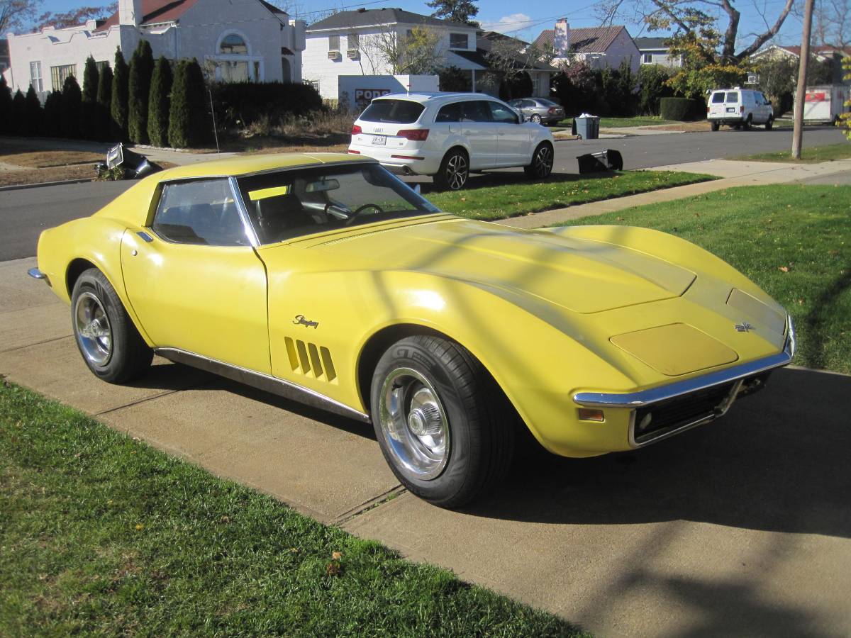 Chevrolet-Corvette-stingray-1969