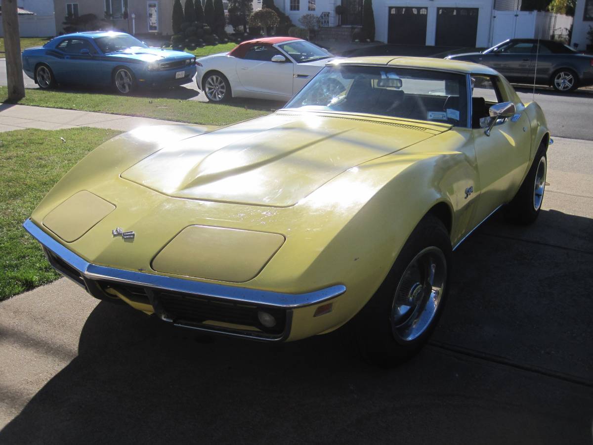 Chevrolet-Corvette-stingray-1969-3