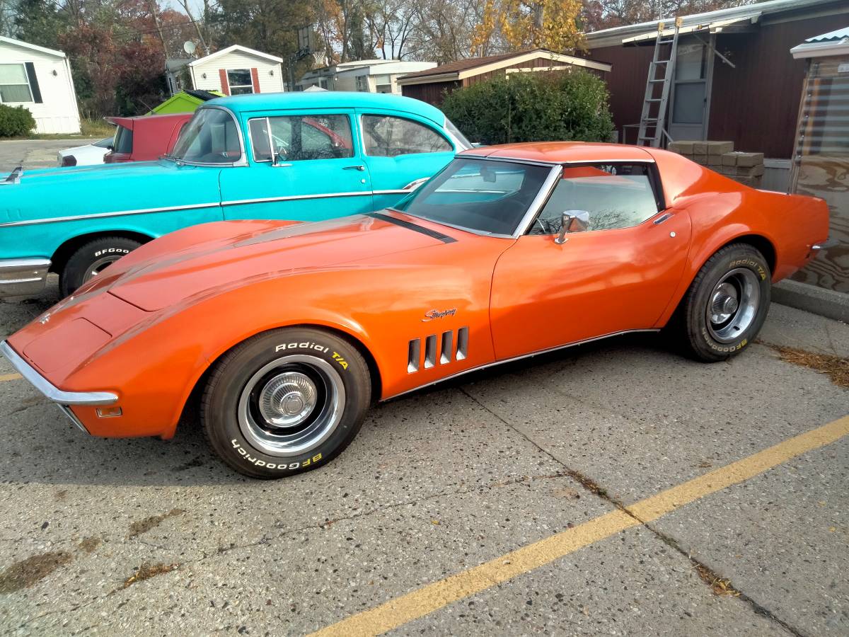 Chevrolet-Corvette-stingray-1969-4