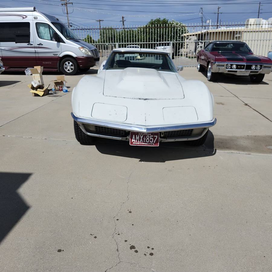 Chevrolet-Corvette-stingray-1971-2