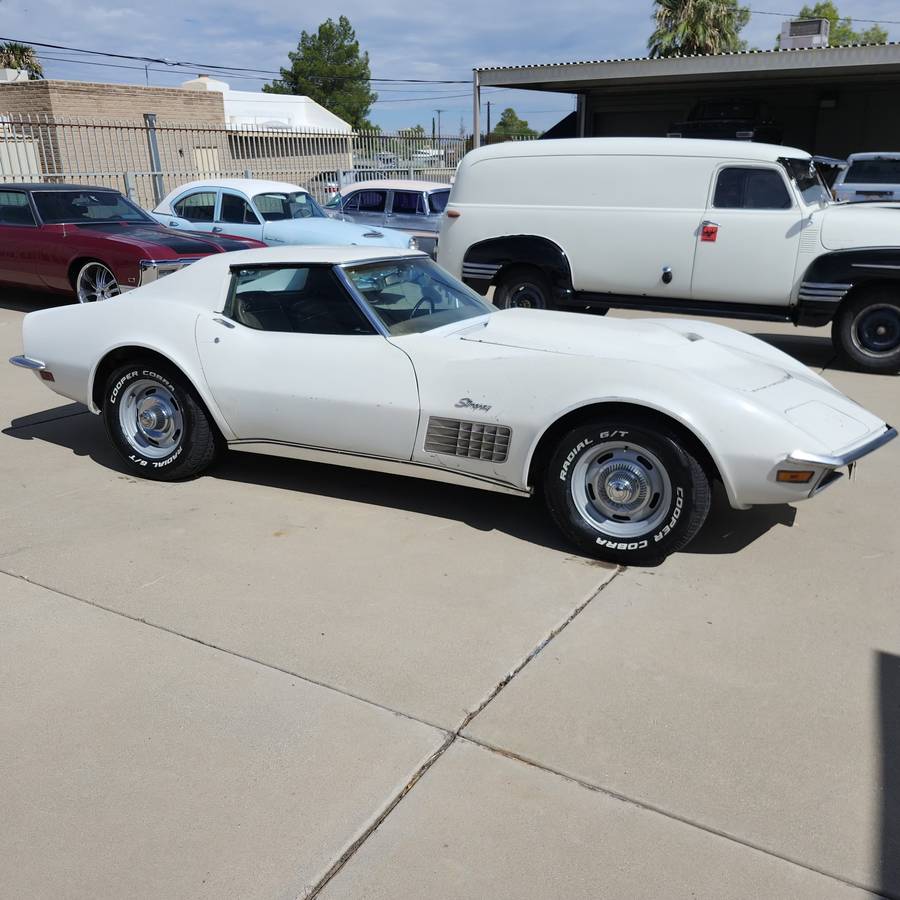 Chevrolet-Corvette-stingray-1971