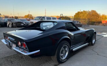 Chevrolet-Corvette-stingray-1973-1