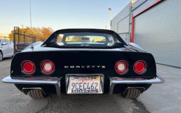 Chevrolet-Corvette-stingray-1973-3