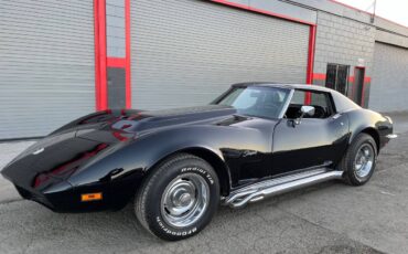 Chevrolet-Corvette-stingray-1973-5