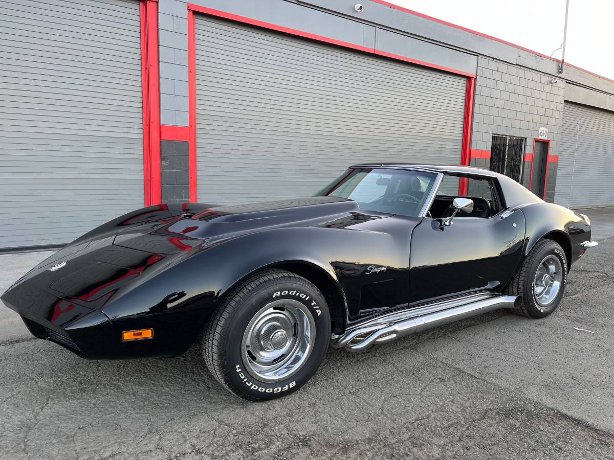 Chevrolet-Corvette-stingray-1973-5