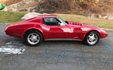 Chevrolet-Corvette-stingray-1974