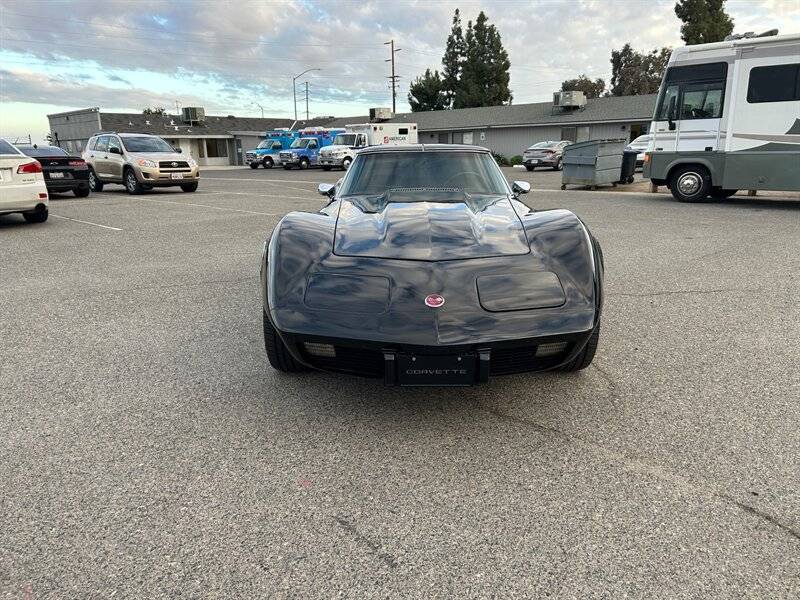 Chevrolet-Corvette-stingray-1975-6