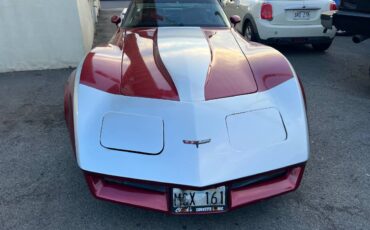 Chevrolet-Corvette-stingray-1981-1