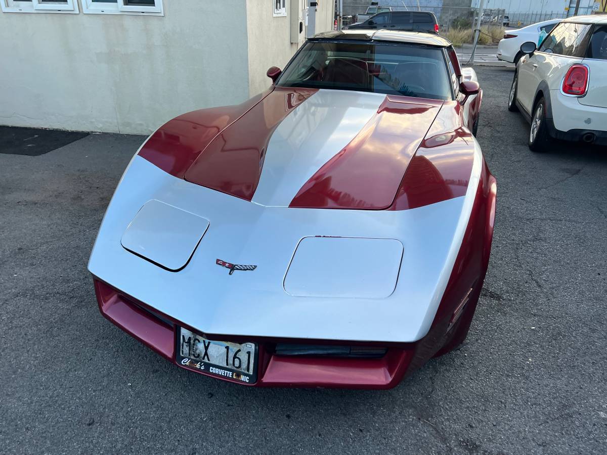 Chevrolet-Corvette-stingray-1981-11