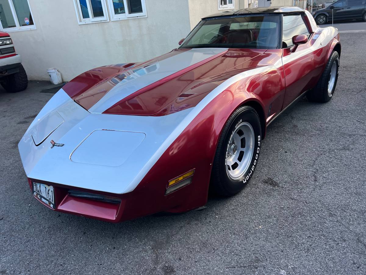 Chevrolet-Corvette-stingray-1981-12