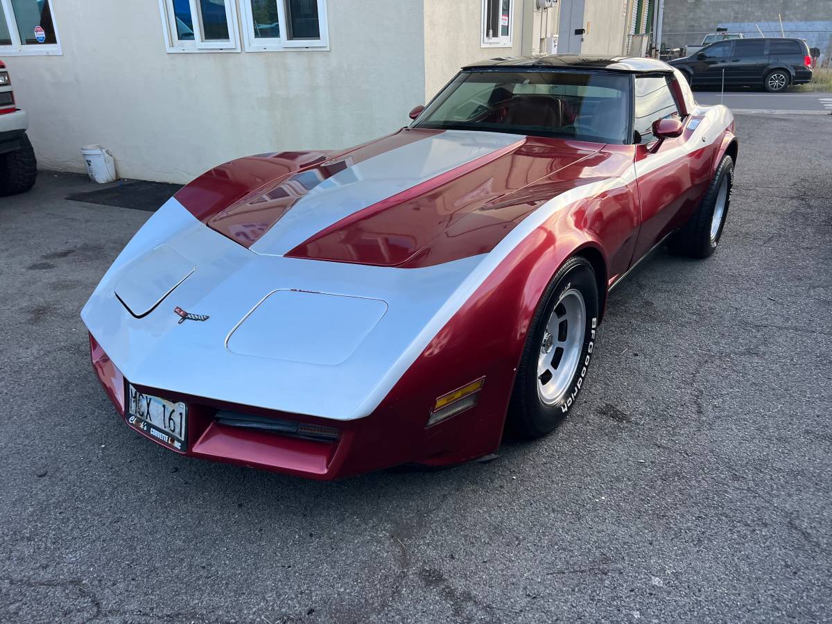 Chevrolet-Corvette-stingray-1981-2