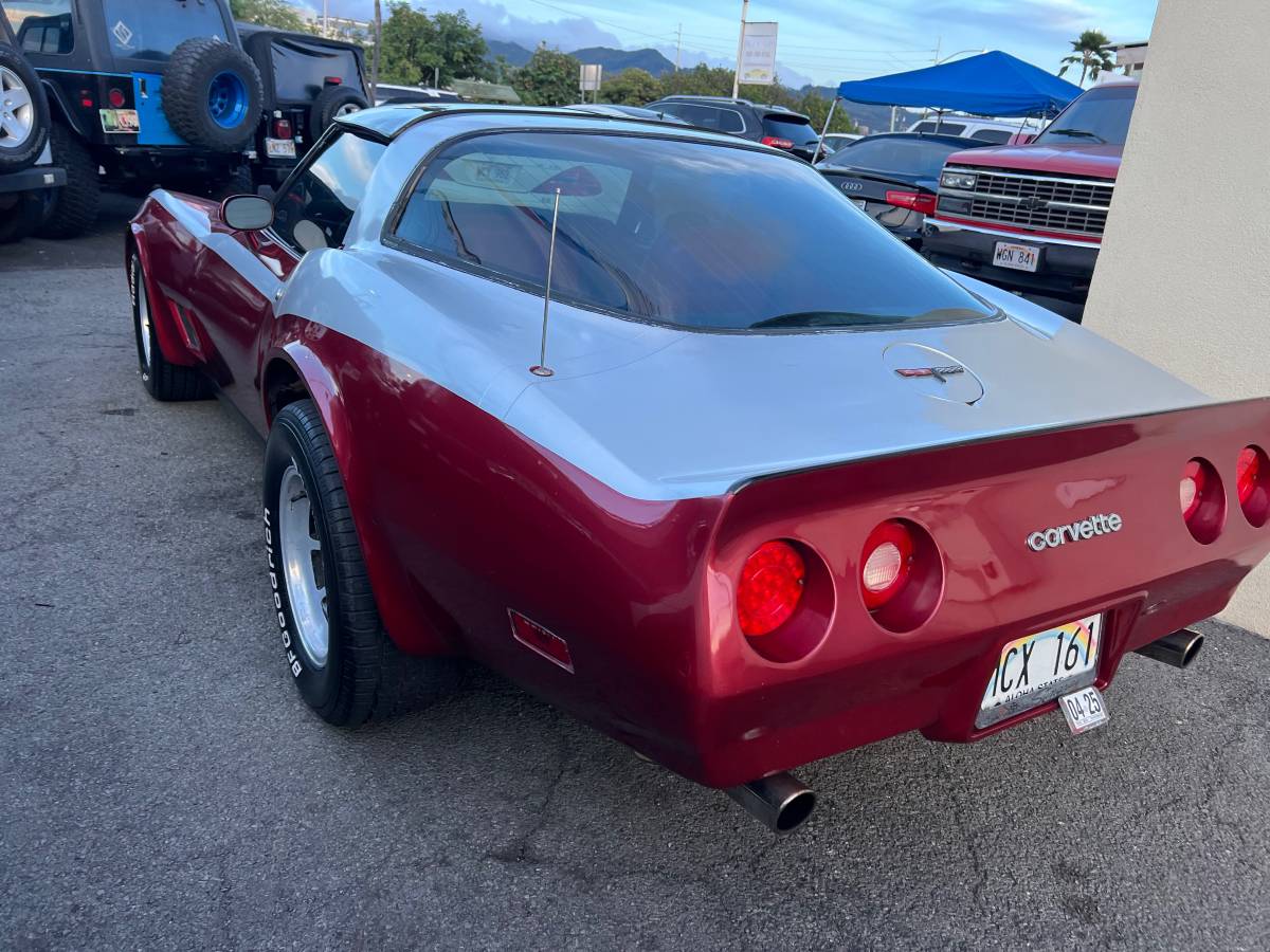 Chevrolet-Corvette-stingray-1981-3