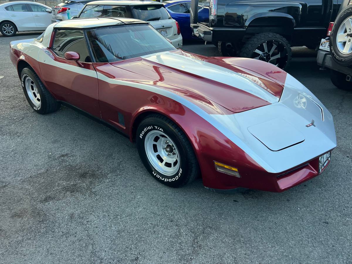 Chevrolet-Corvette-stingray-1981-9