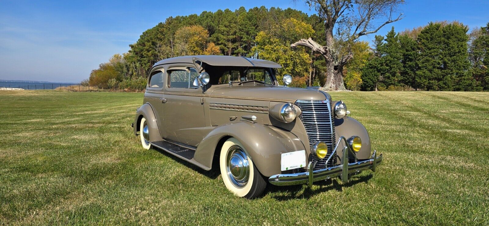 Chevrolet-Deluxe-Berline-1938-2