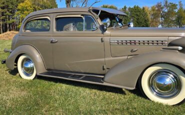 Chevrolet-Deluxe-Berline-1938-4