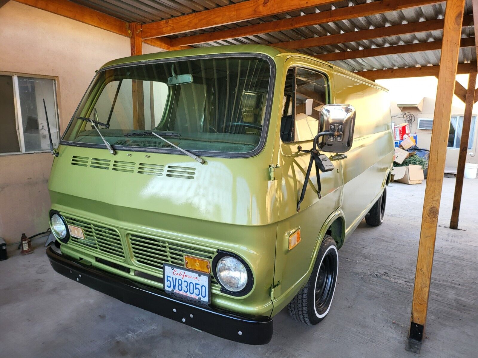 Chevrolet-G10-Van-1969-1