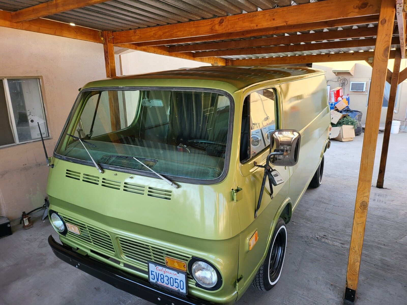 Chevrolet-G10-Van-1969-2