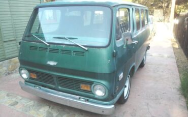 Chevrolet-G10-sportvan-90-1969-14