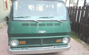 Chevrolet-G10-sportvan-90-1969-5