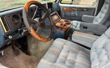 Chevrolet-G20-conversion-van-1990-10