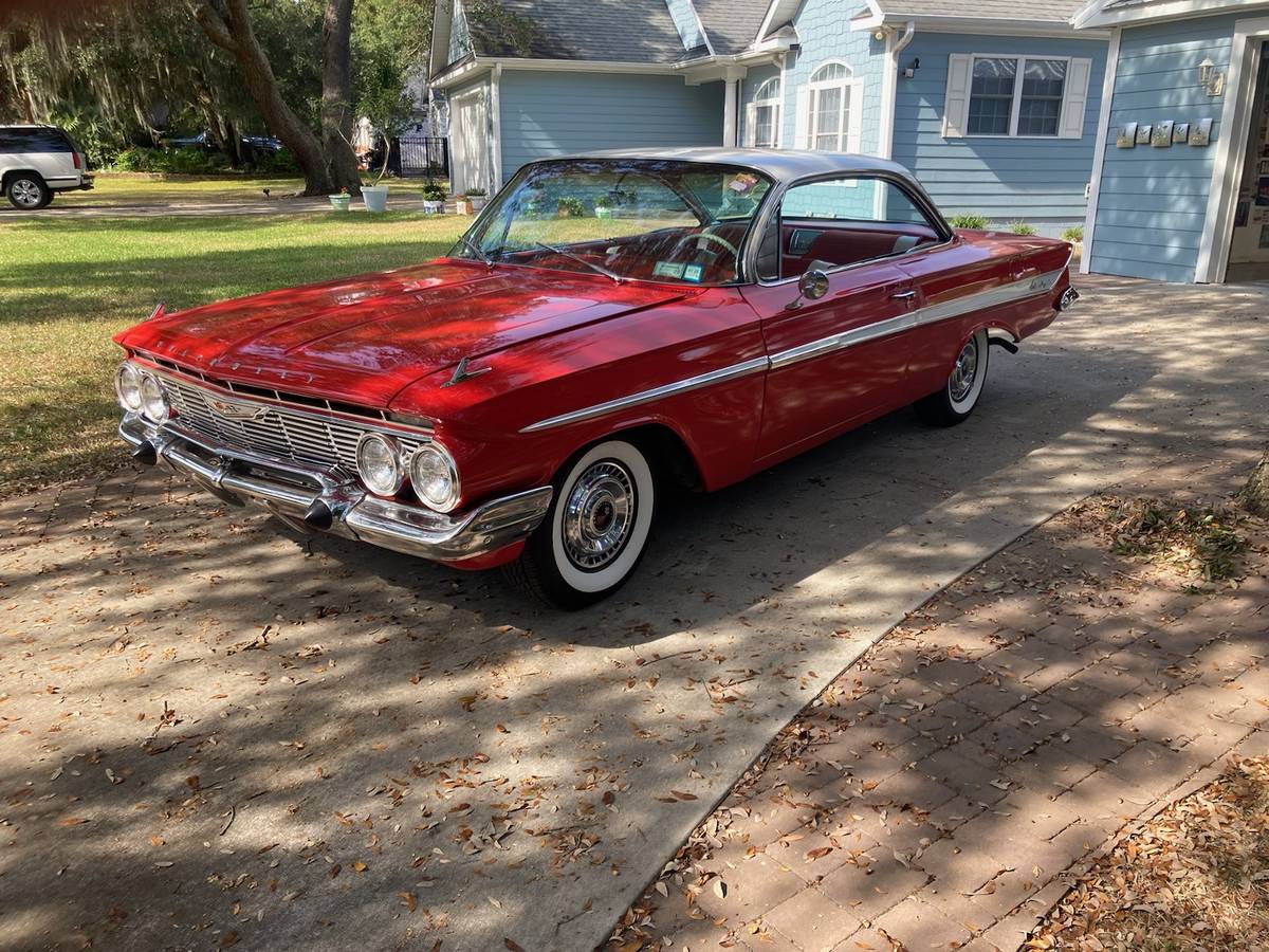 Chevrolet-Impala-1961-1