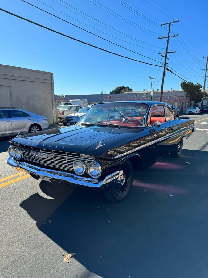 Chevrolet-Impala-1961-1