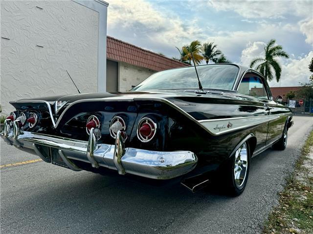 Chevrolet-Impala-1961-26