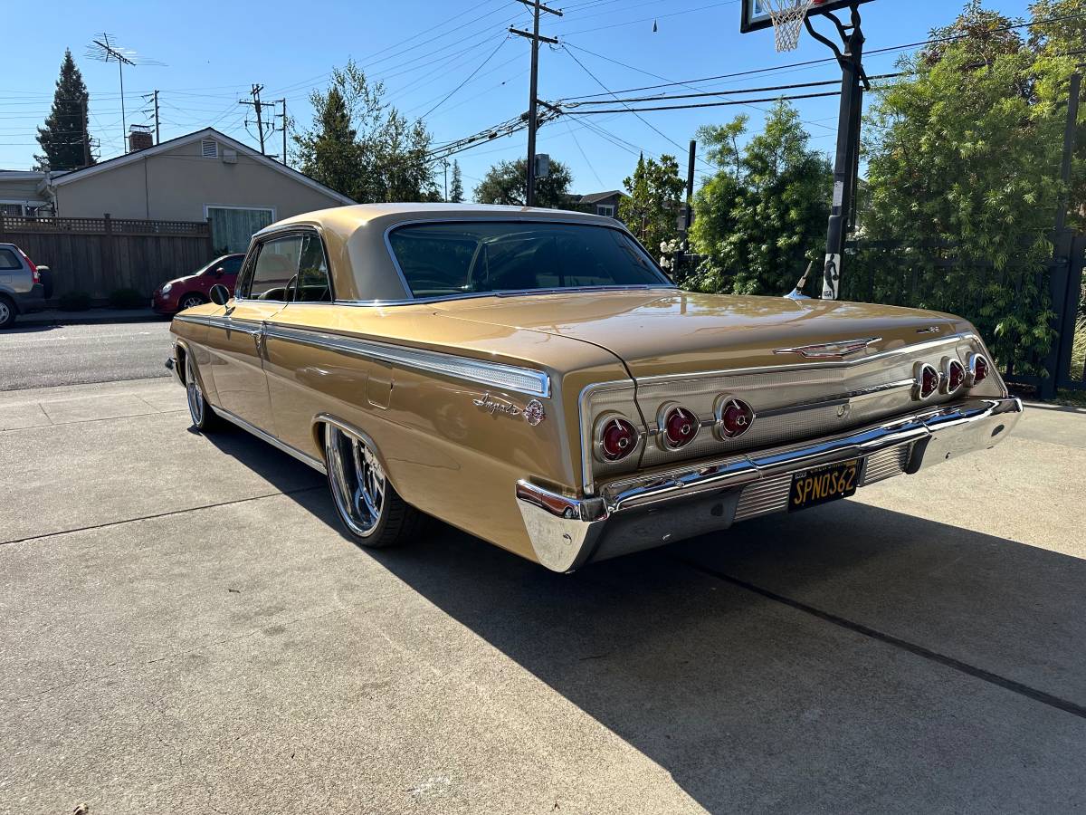 Chevrolet-Impala-1962-2