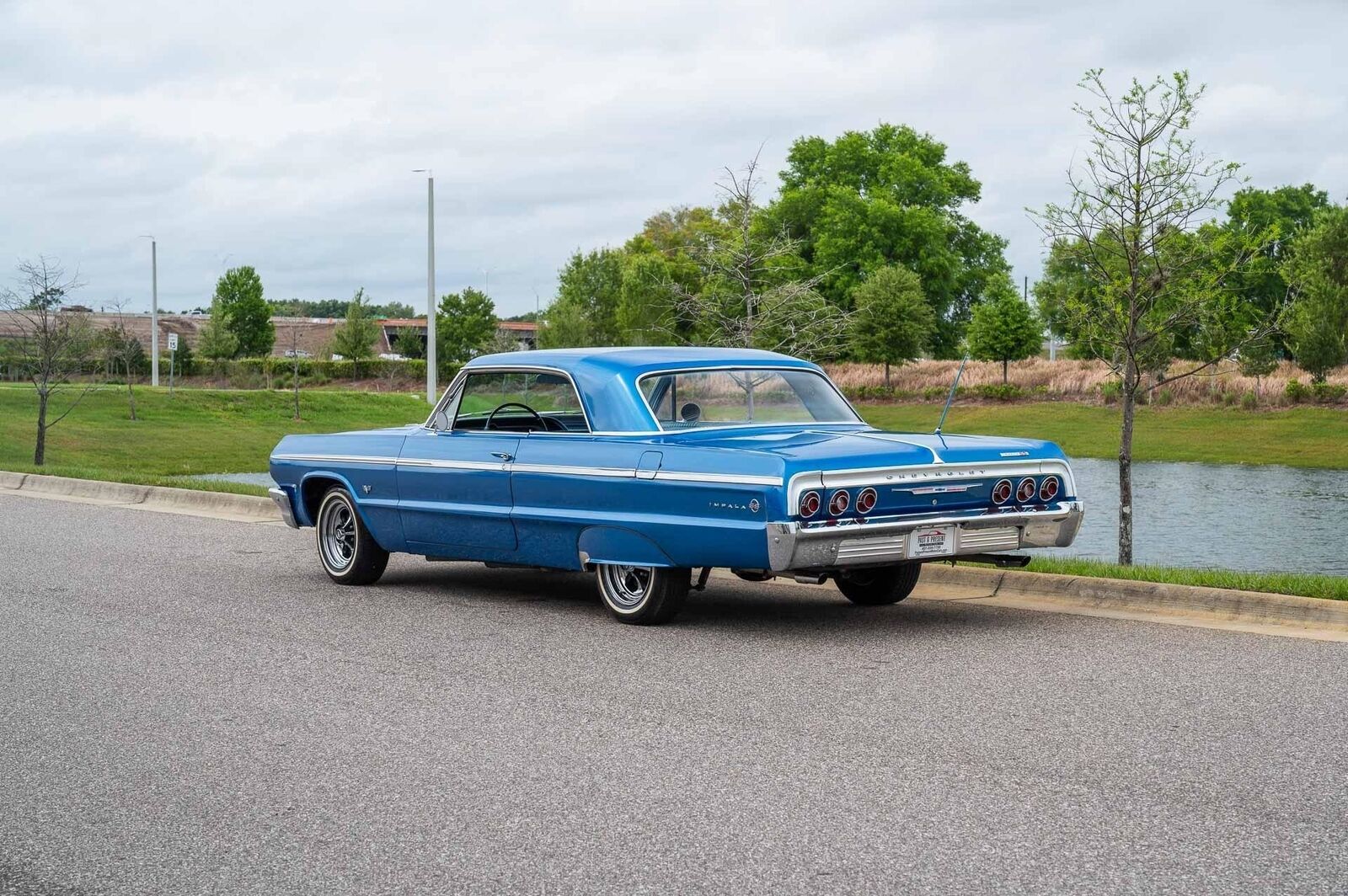 Chevrolet-Impala-1964-3