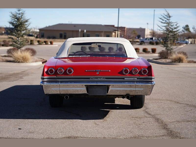 Chevrolet-Impala-1965-8