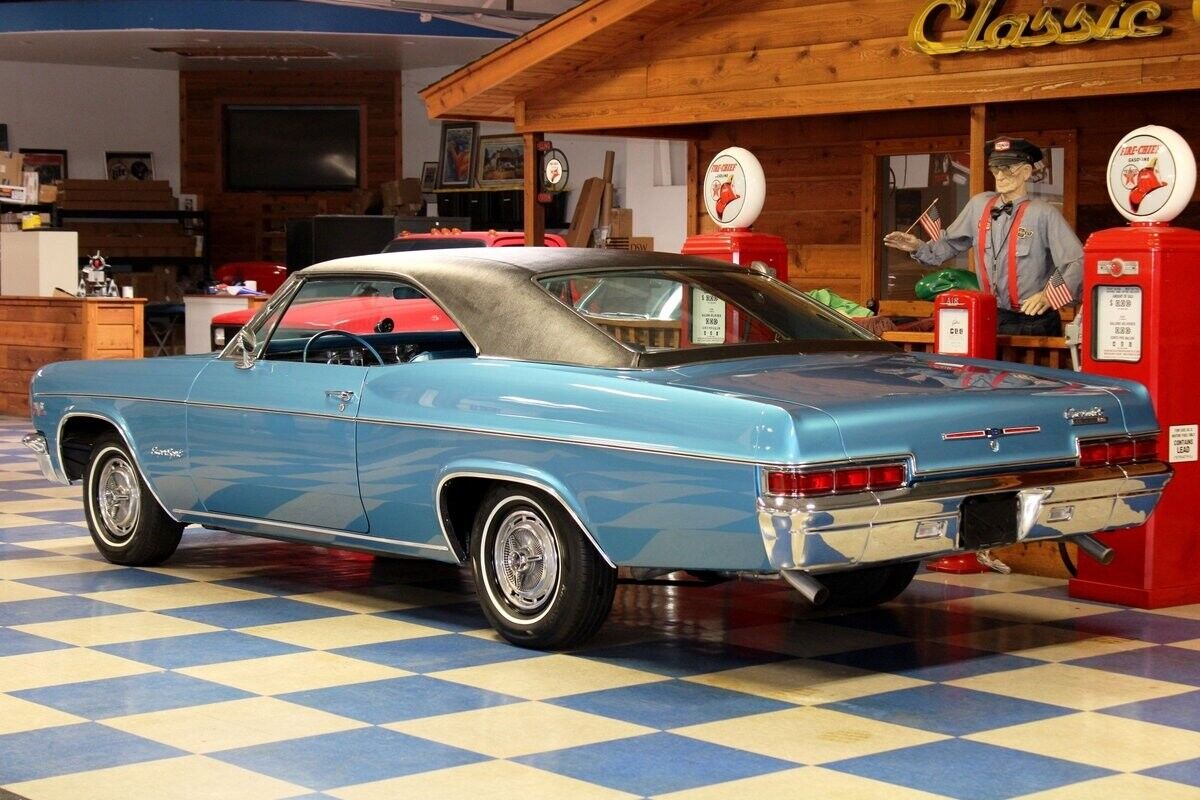 Chevrolet-Impala-1966-3