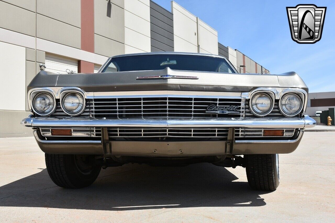 Chevrolet-Impala-1966-9