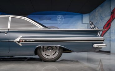 Chevrolet-Impala-Coupe-1960-1