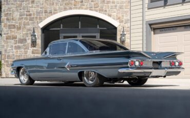 Chevrolet-Impala-Coupe-1960-30