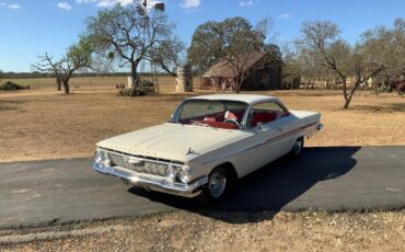 Chevrolet-Impala-Coupe-1961-10