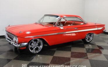 Chevrolet-Impala-Coupe-1961-5