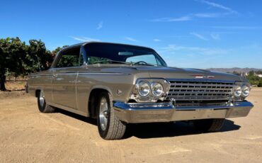 Chevrolet-Impala-Coupe-1962-1