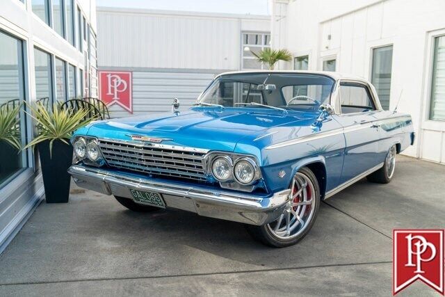 Chevrolet-Impala-Coupe-1962-1