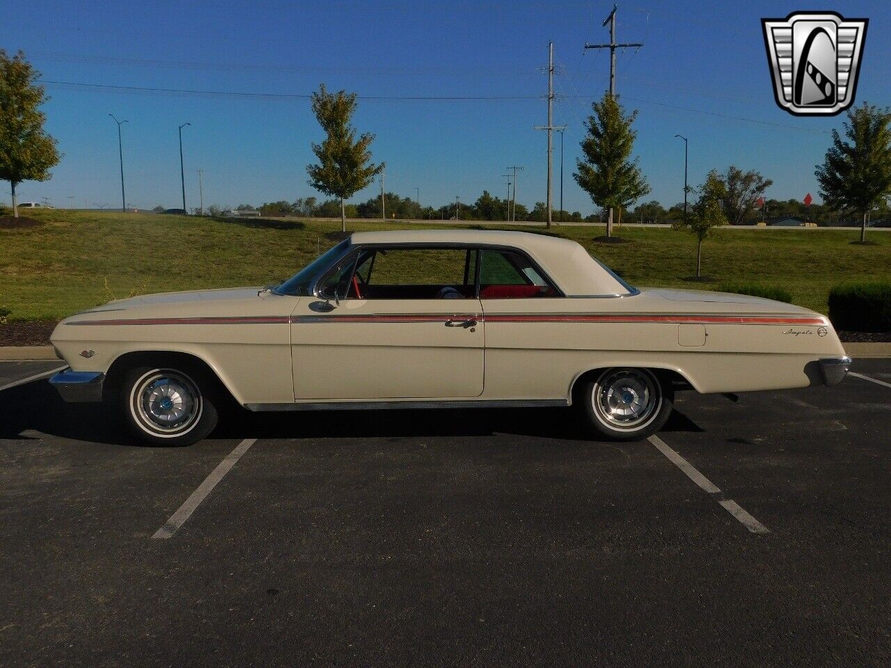 Chevrolet-Impala-Coupe-1962-2