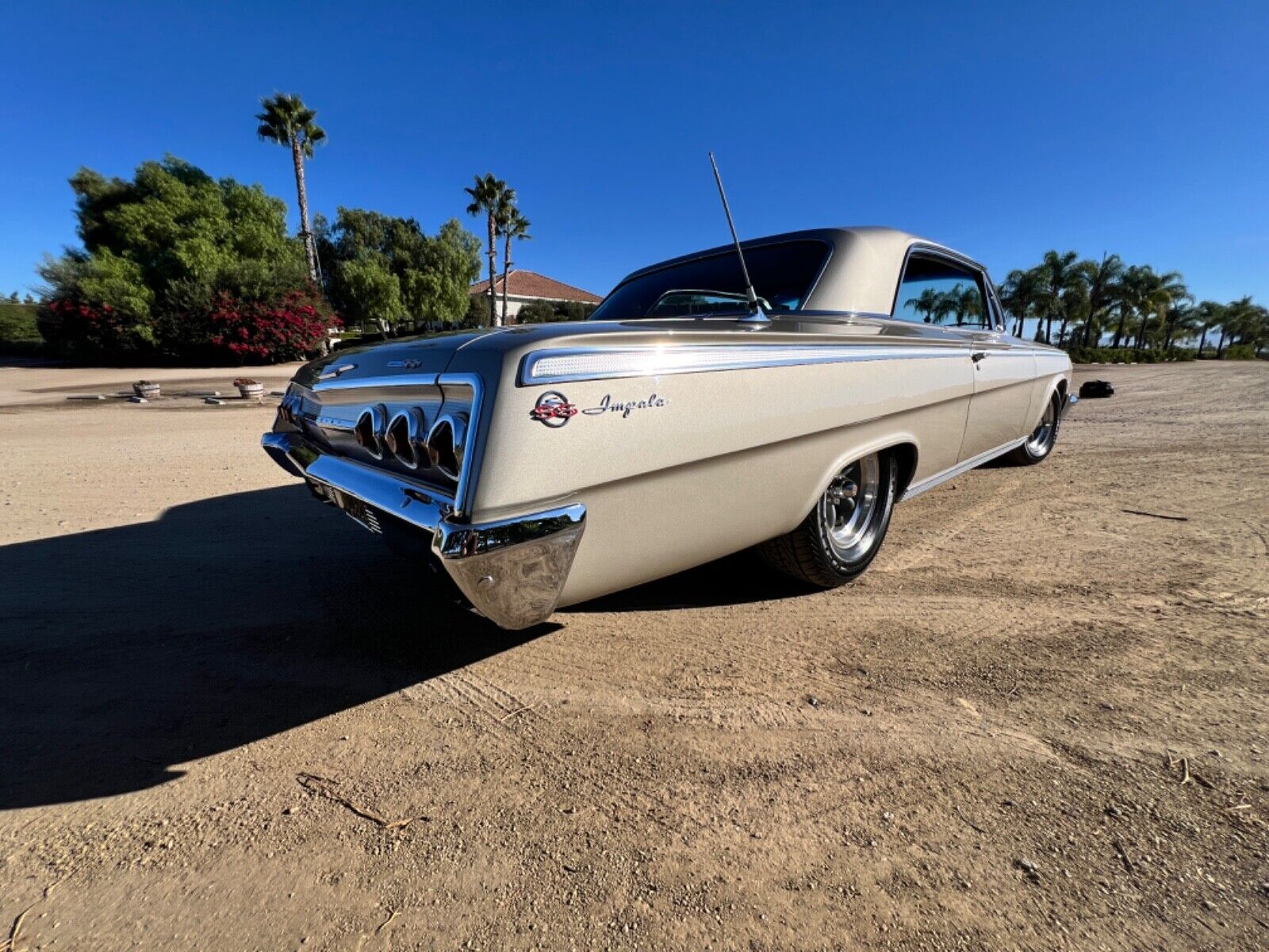 Chevrolet-Impala-Coupe-1962-8