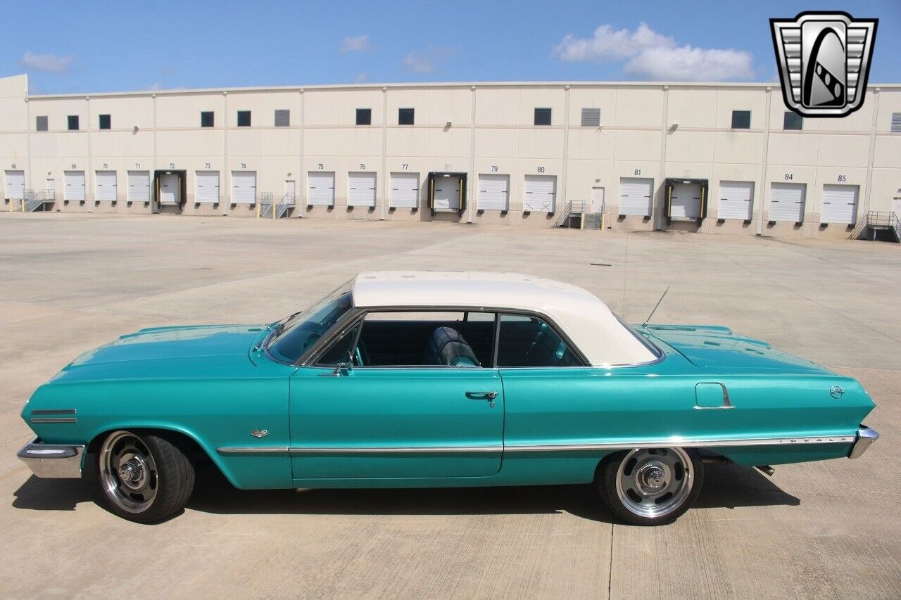 Chevrolet-Impala-Coupe-1963-3