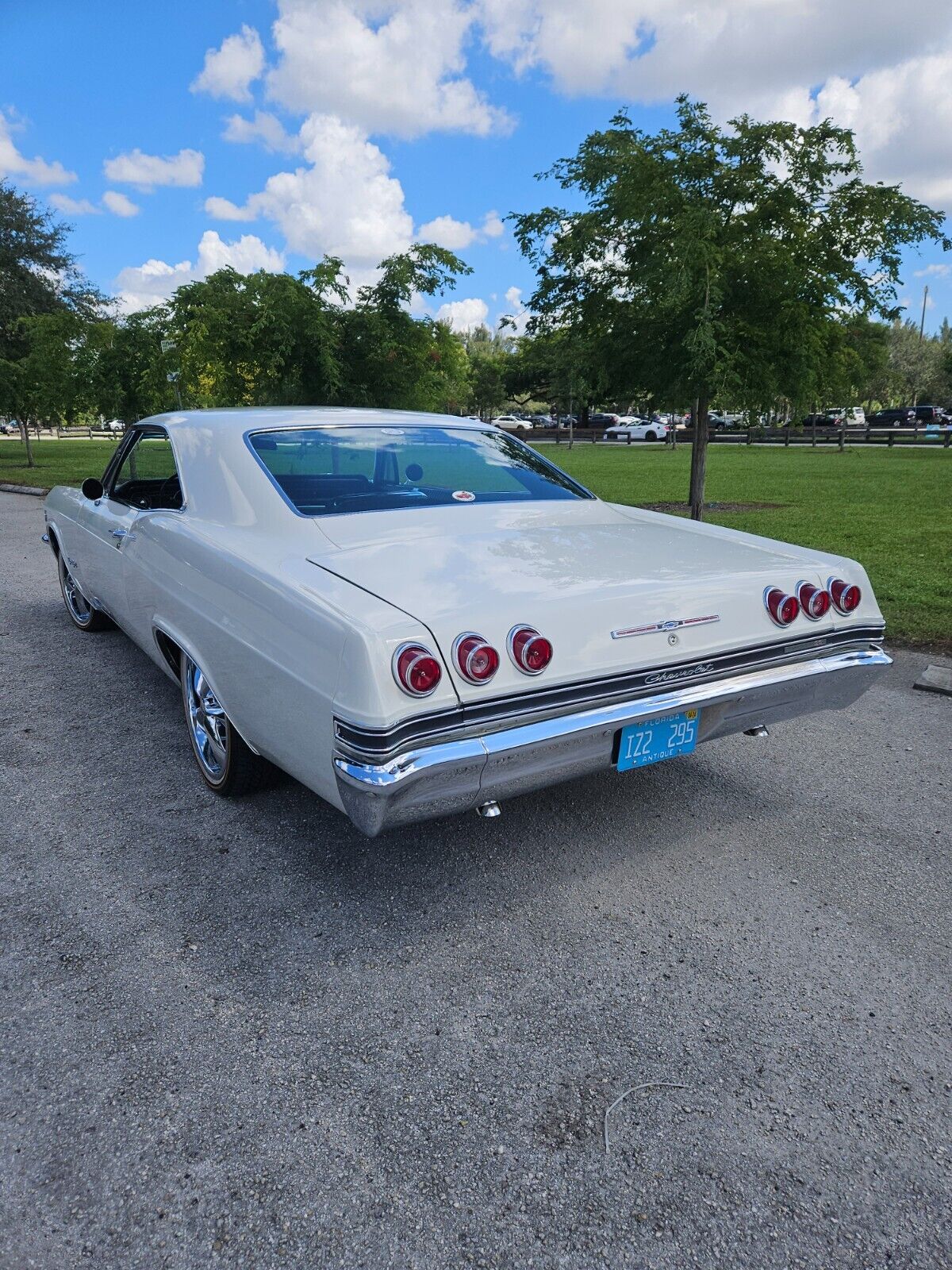 Chevrolet-Impala-Coupe-1965-2