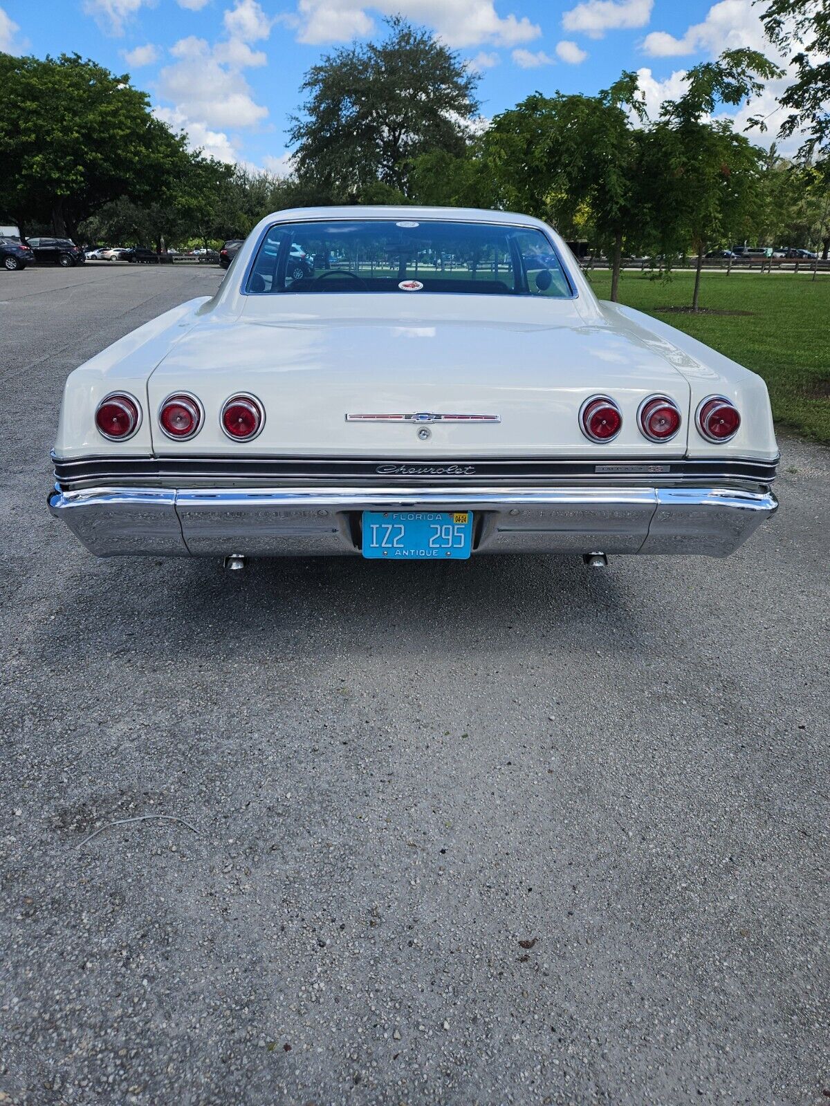 Chevrolet-Impala-Coupe-1965-3